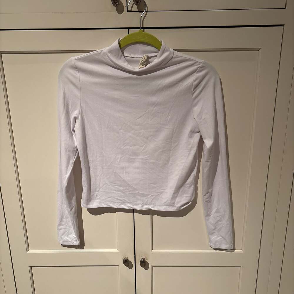 Olivia Rae White Long Sleeve Mock-neck Cropped Top